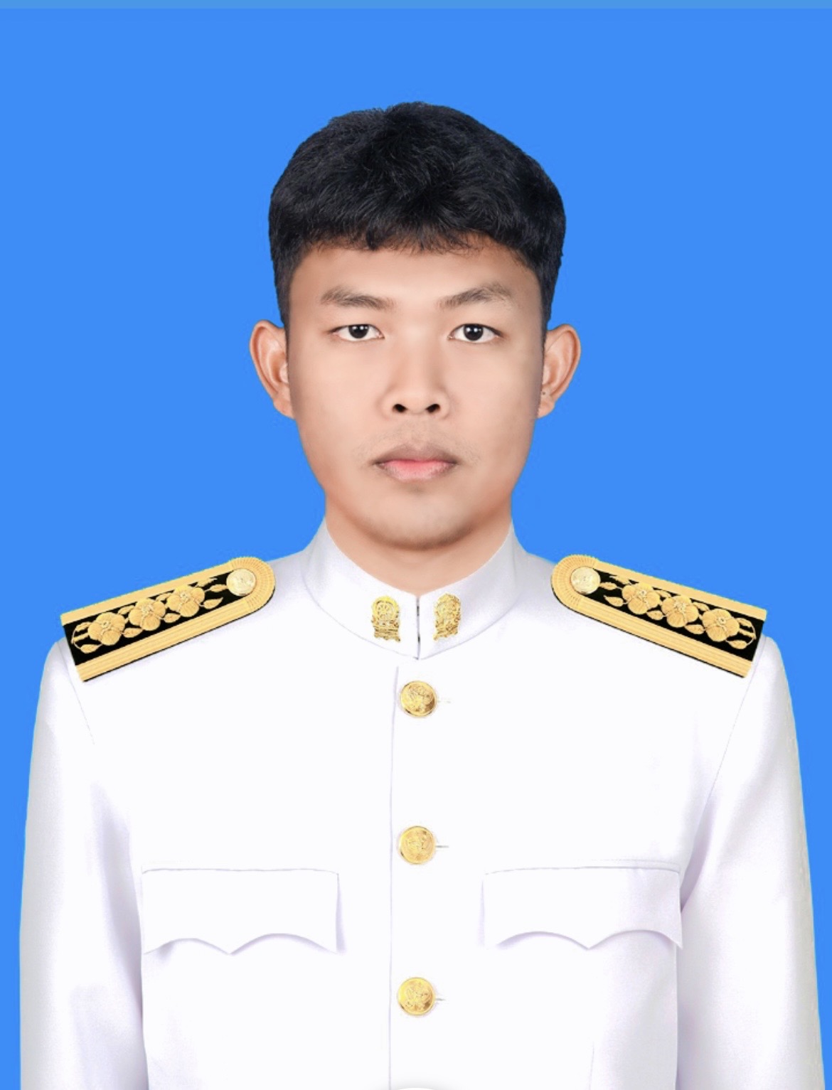 นายอดิศร มีชื่อ 